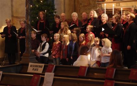 Bild föreställande Rödöadvent 2011, körerna
