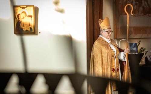 Biskop Eva Nordung Byström  i Stora kyrkan Östersund