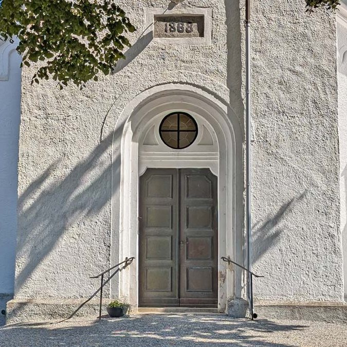 Handikappanpassad ingång till Smedstorps kyrka