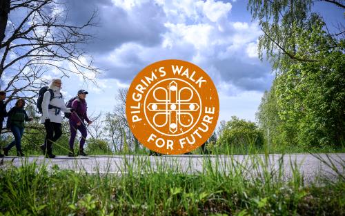 Bild på personer som går på en väg med ryggsäckar samt logotypen för Pilgrim's Walk for Future