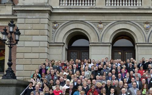 Ett gruppfoto av kyrkomötets alla ledamöter mellan åren 2014–2017.