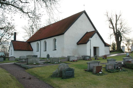 På 1790-talet gjordes en omfattande ombyggnad. Från den tiden räknar man med att kyrkan vitkalkades, både in- och utvändigt.