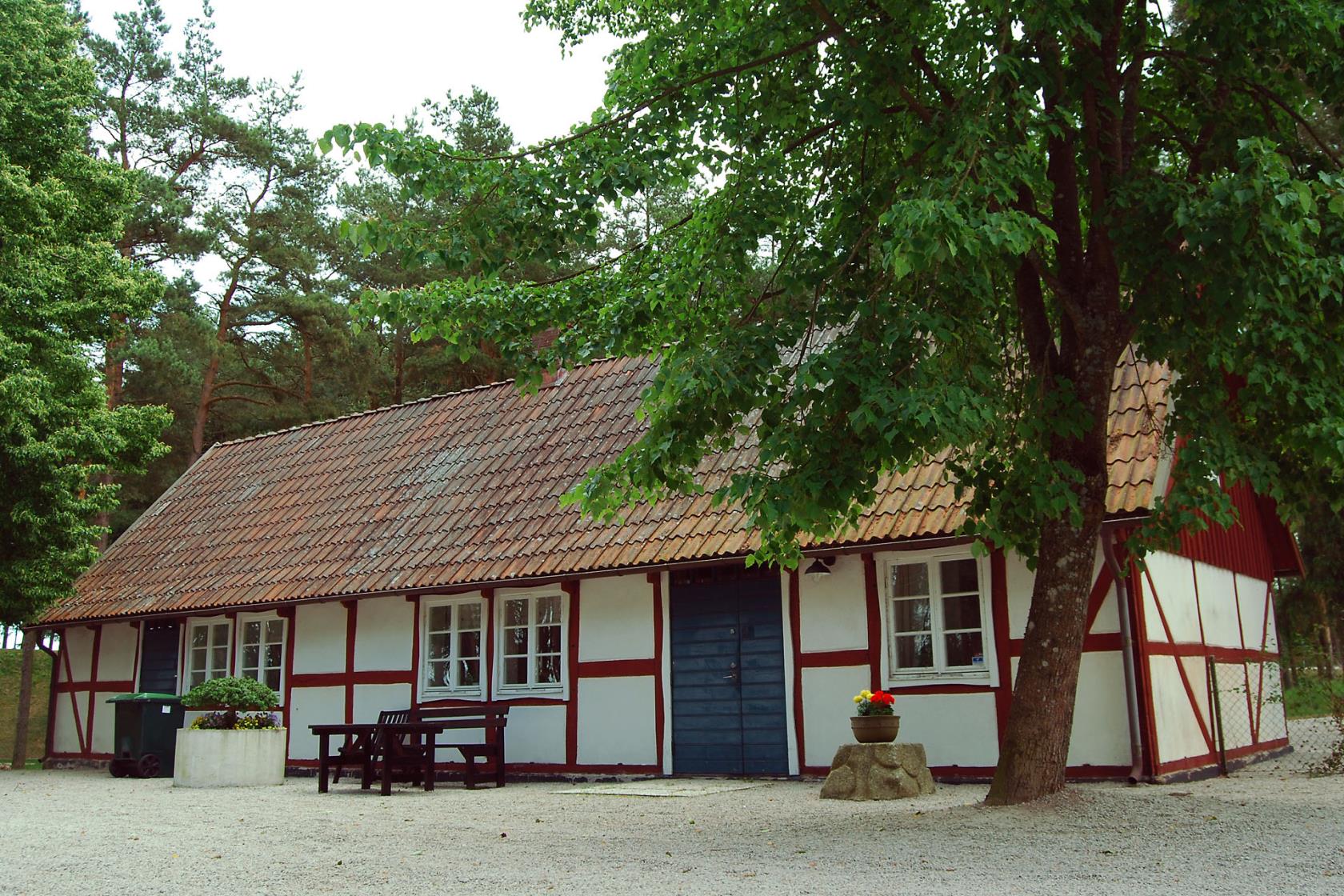 Holmby kyrkstuga