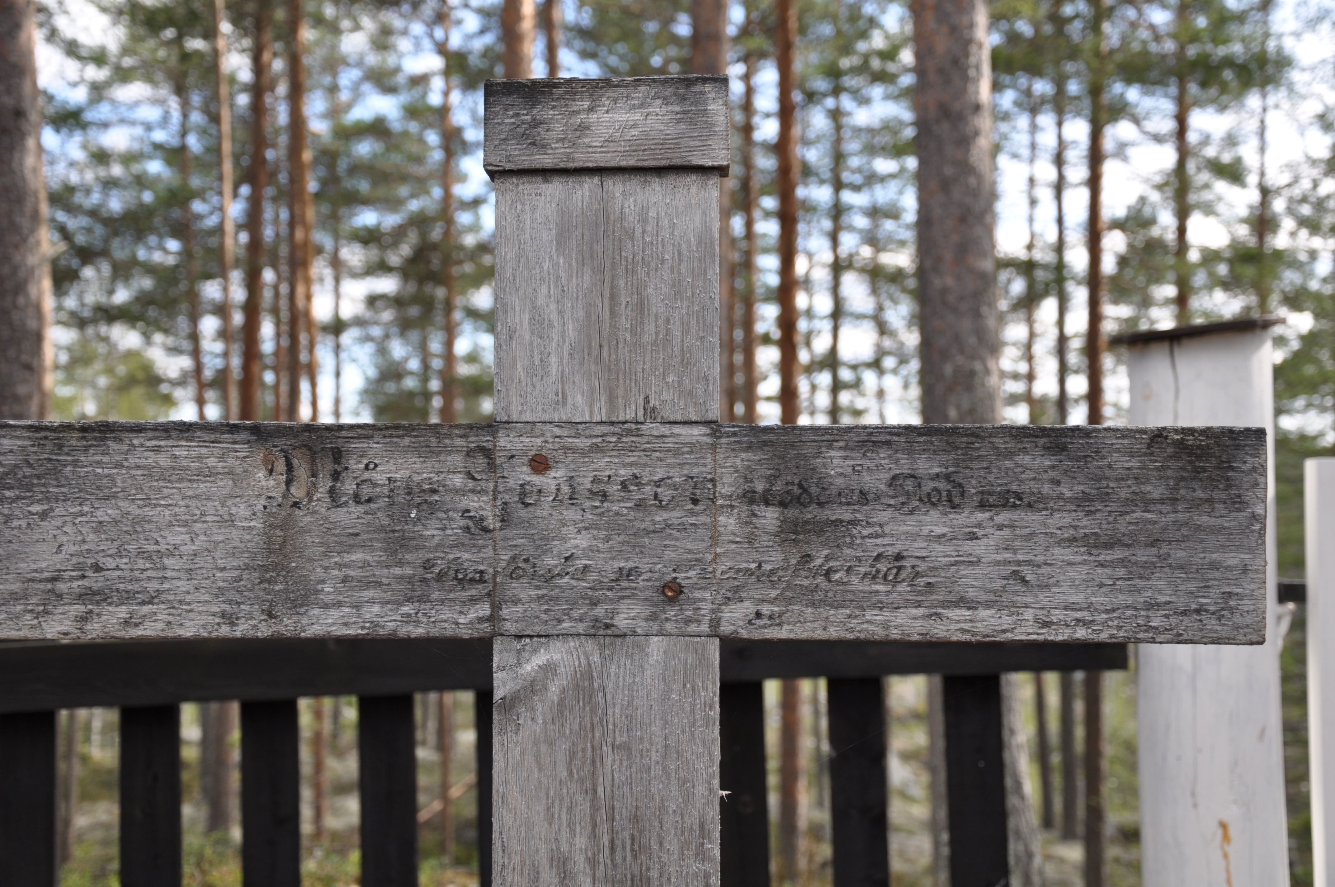 Måns Jonsson var den förste som begravdes i Rullbo. 
