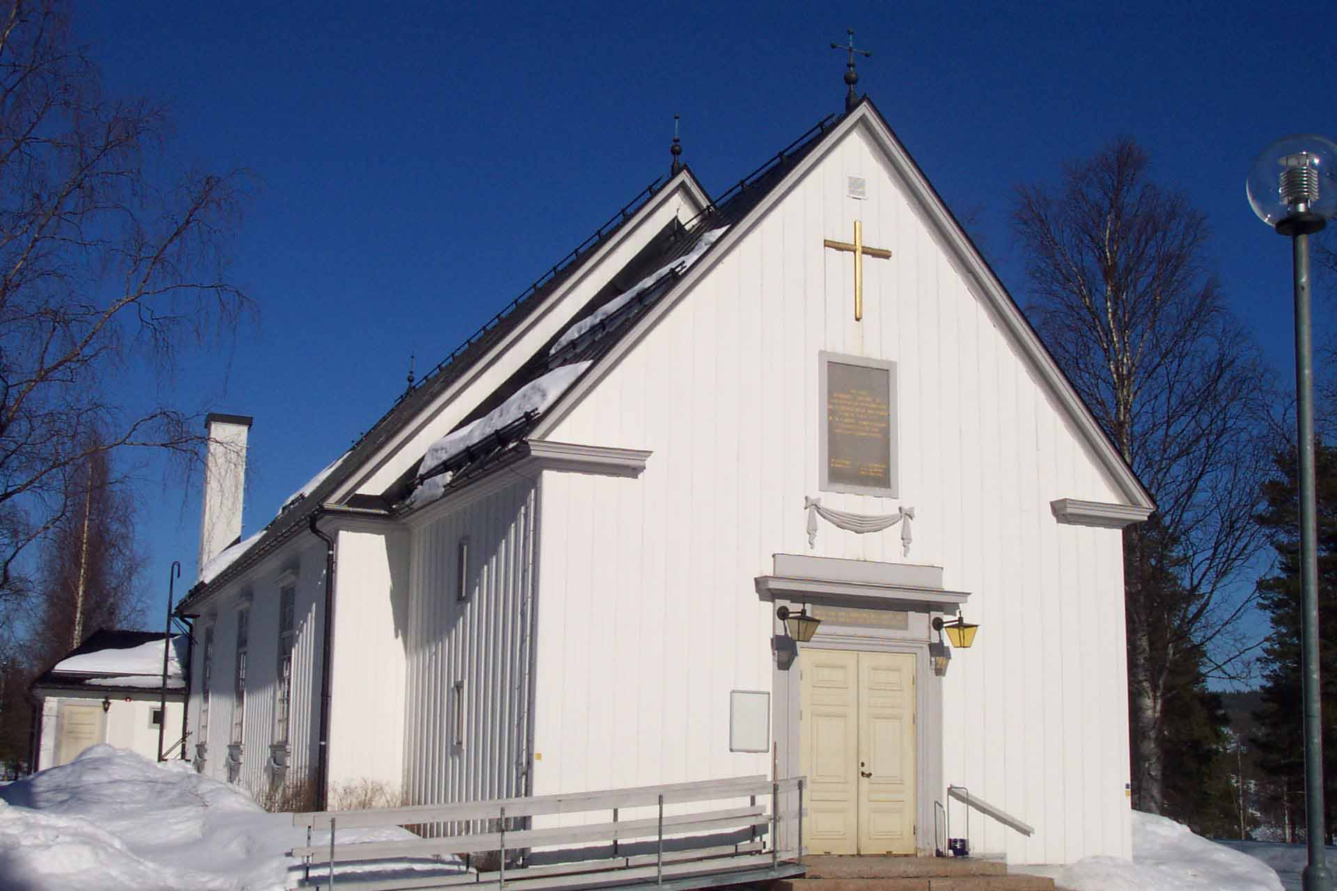Vintervy över Gunnarsbyns kyrka.