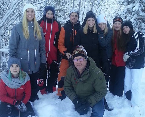Härligt konfaläger i Edsåsdalen 15-17 januari - gemensamt för alla församlingarna. På bilden ses en del av Aspås-gruppen och unga ledare. Har pratat om att våga vara de vi är skapade till utan att bära på olika masker.