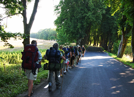 På väg. Pilgrimsvandring för klimatet pågår.