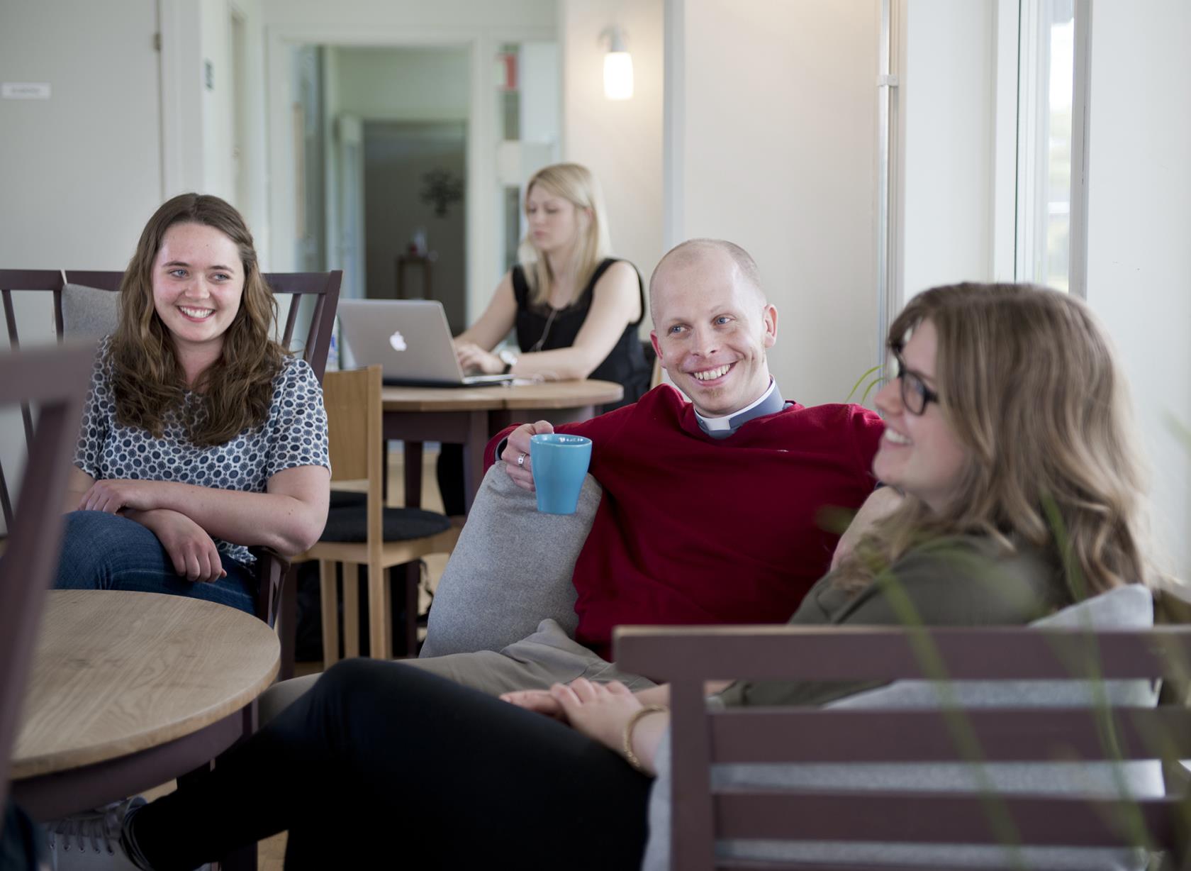 Den gemensamma lokalen på Studievägen 18 är öppen för alla hyresgäster. 