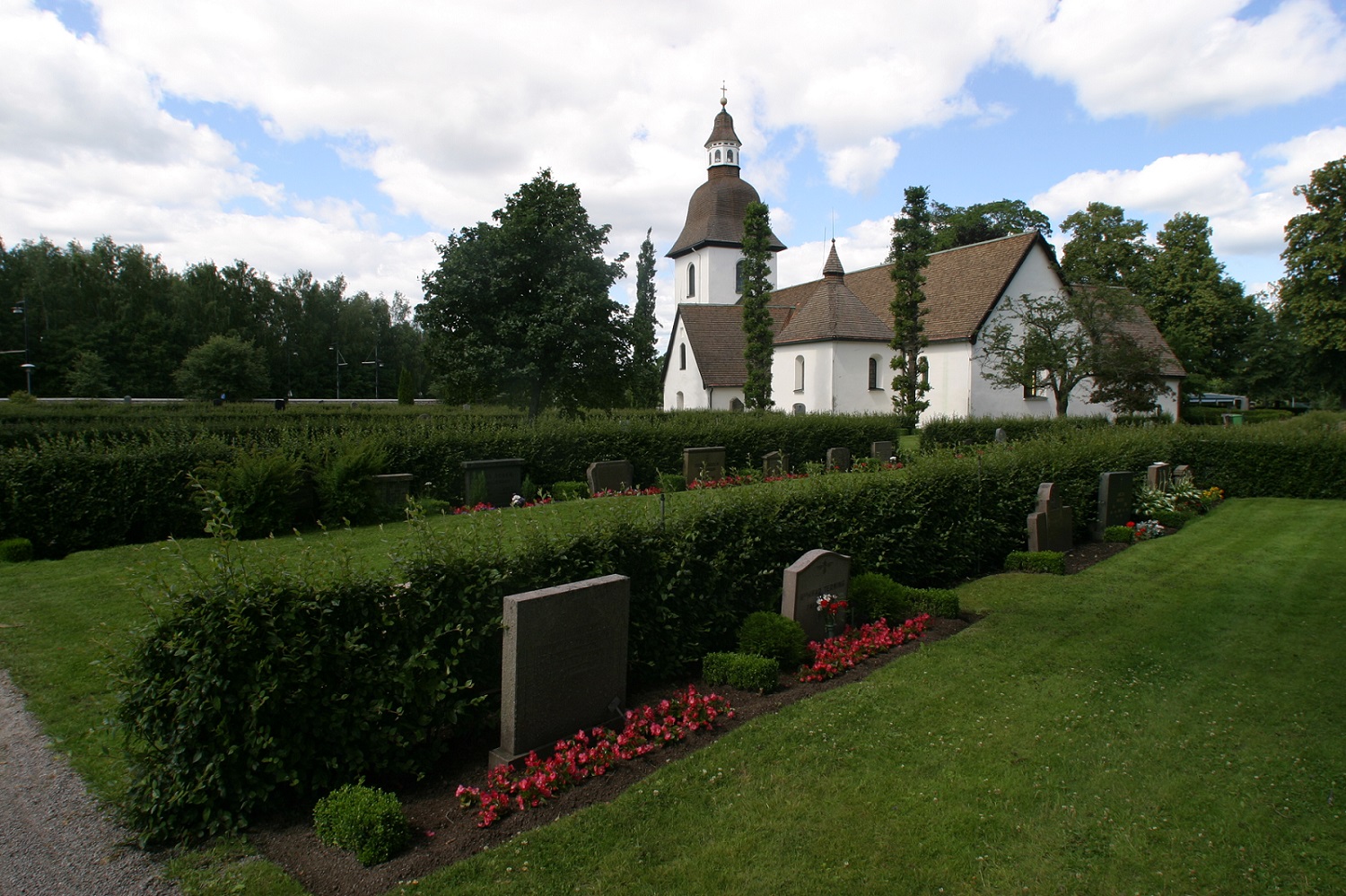 Östra Eneby kyrkogård