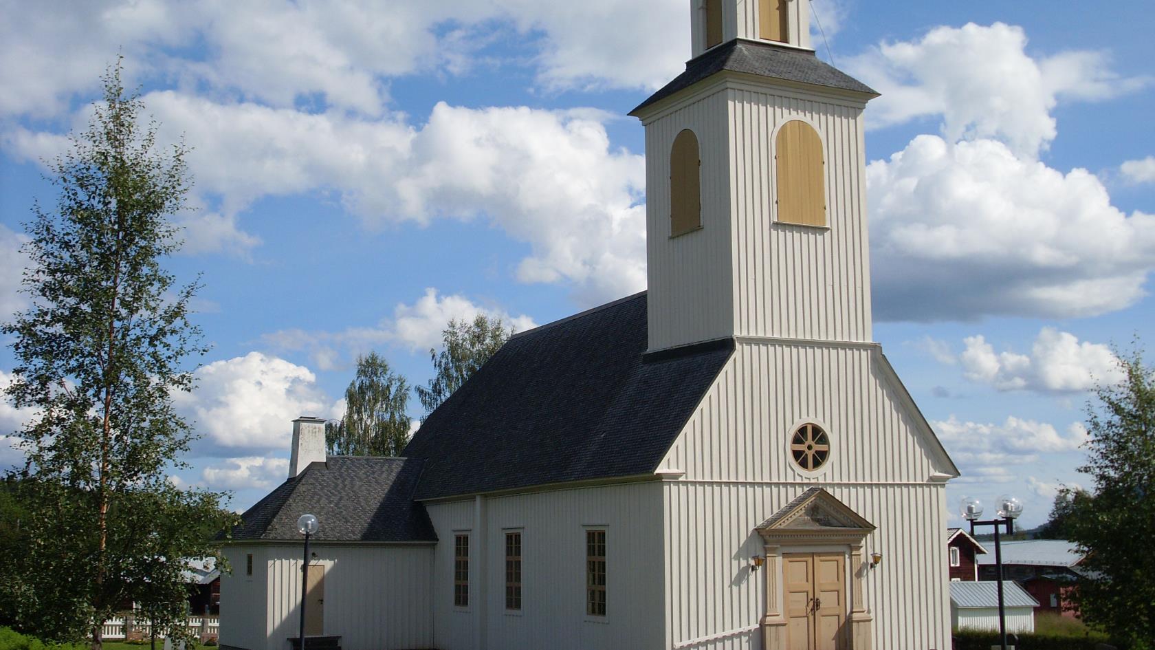 Ängersjö kyrka sommar