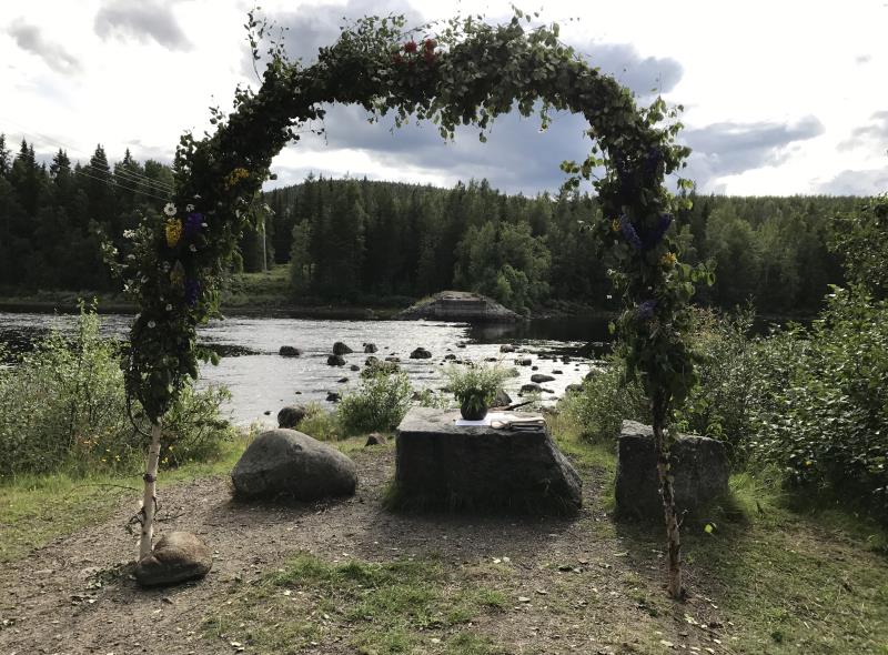 Björkportal, stenaltare vid Arvidsjaursforsen