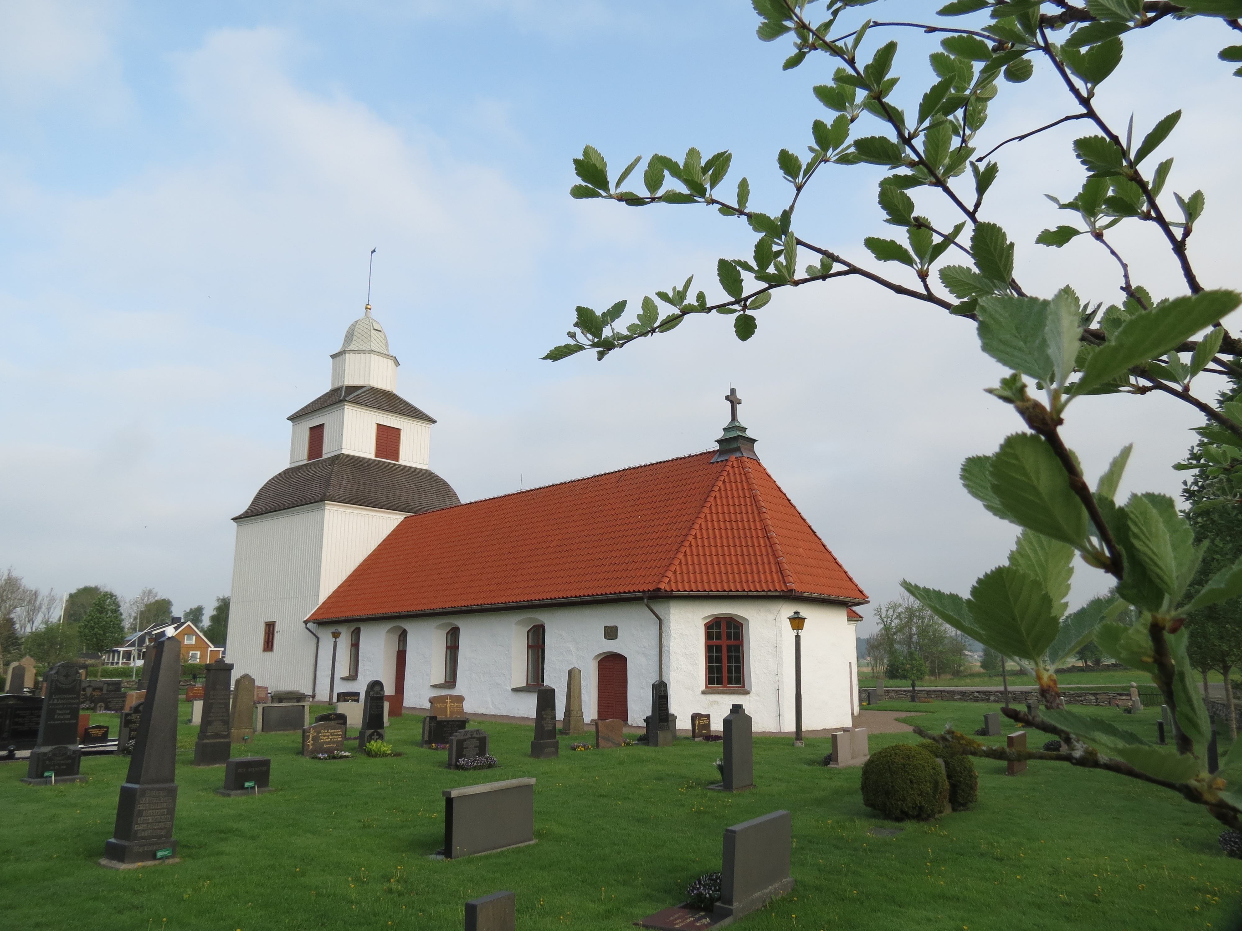 Sällstorp kyrka sommar