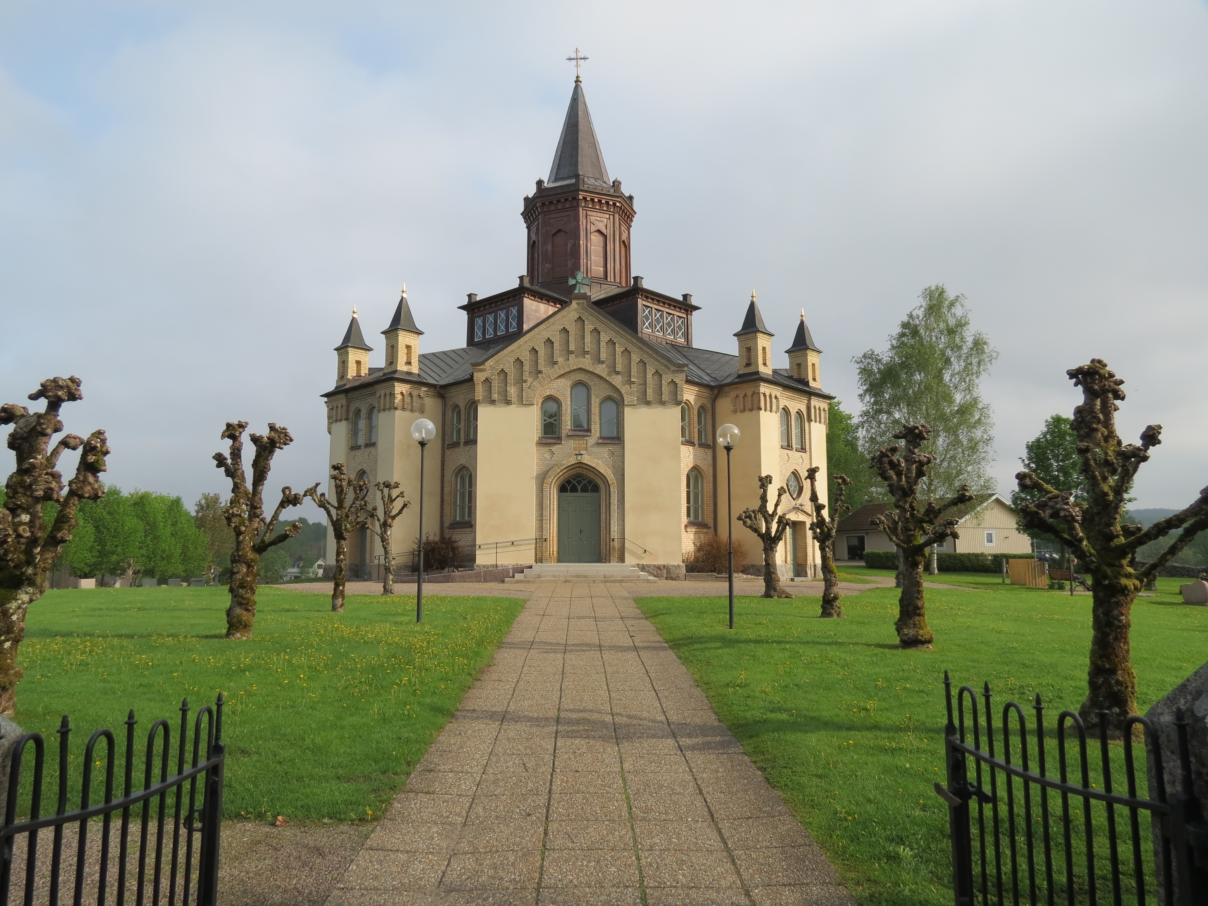 Kungsäter kyrka sommar