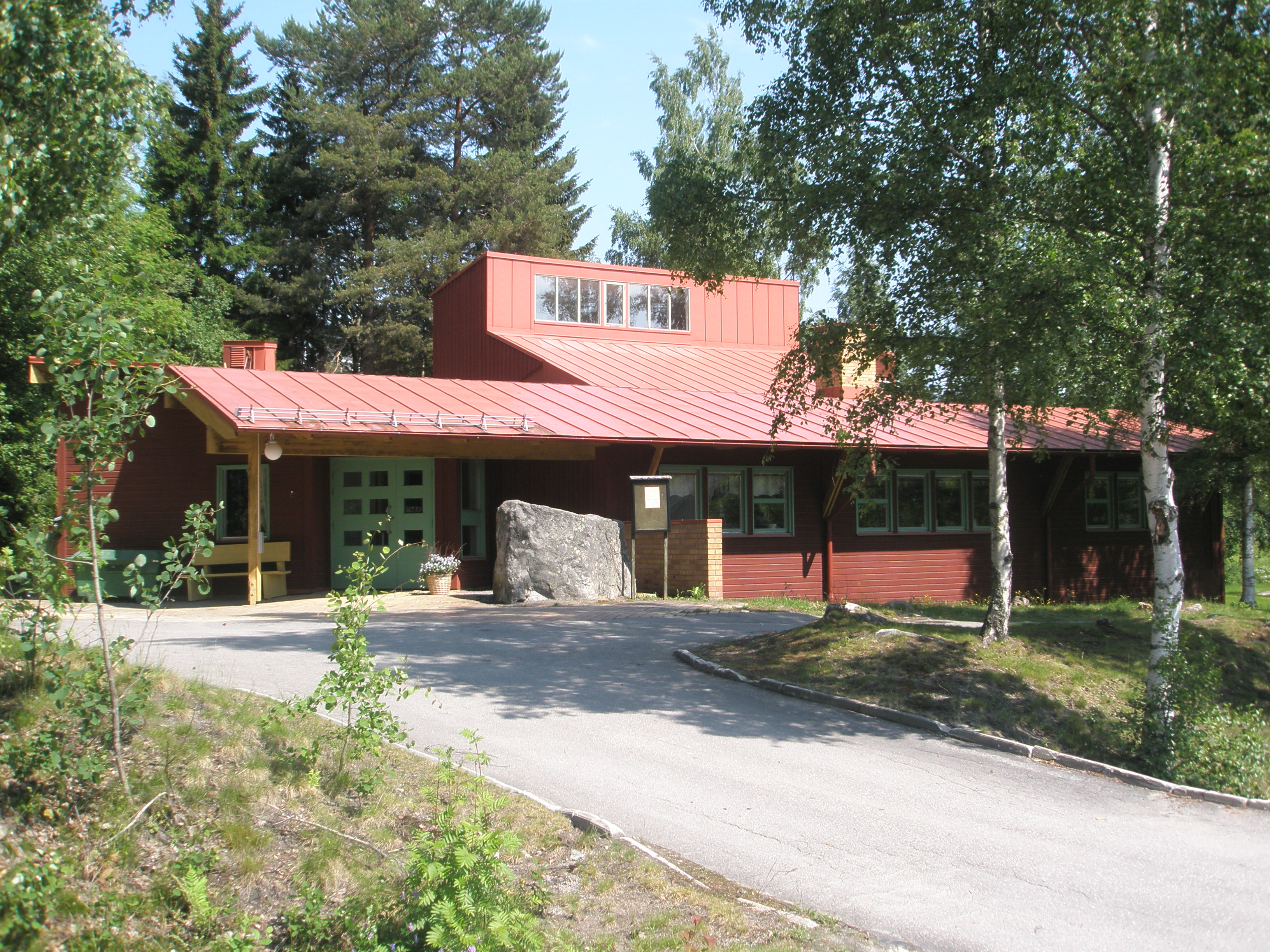 en bild på Håsta kyrka