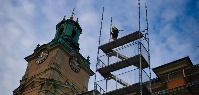 Knappt hade de anlänt innan ställningarna var uppe. Sydställningarnas Robert Svensson, Fredrik Högstedt, Andreas Högstedt och Fredrik Andersson arbetar på i högt tempo. Vi vinkar hejdå till Roffe Frank och vi får lära oss vad en Lindströmmare är. Här finns bilderna!