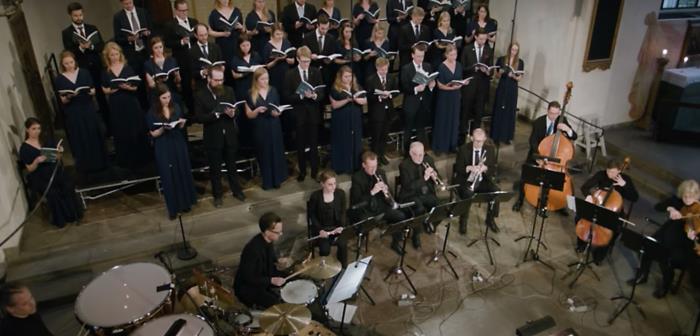 Just nu kan vi inte träffas på konsert men vi kan lyssna in och njuta av det som varit! I Encore! presenterar vi körernas material. Näst ut i Encore! visar vi hela The Armed Man - A Mass for Peace med S:t Jacobs Vokalensemble. Varmt välkommen!