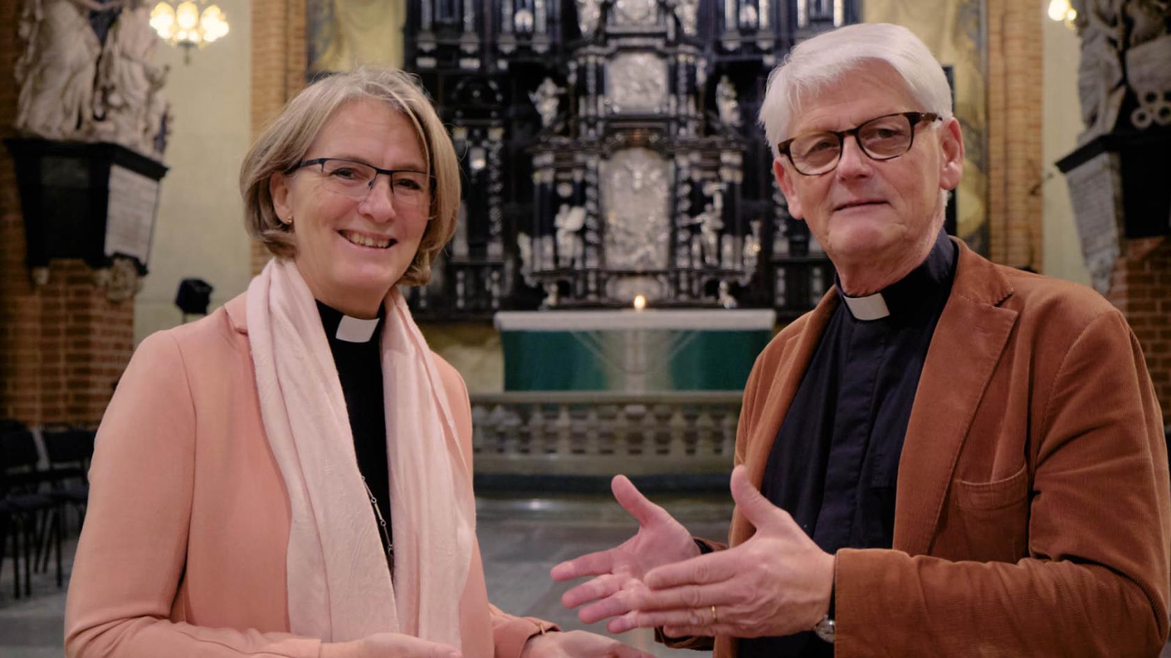 Marika  Markovits och Hans Ulfvebrand i Storkyrkan