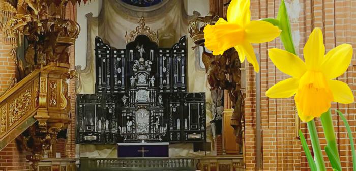 Direkt från Storkyrkan söndagen den 4:e april kl 11.00 med biskop Andreas Holberg och domprost Marika Markovits, ensemble ur Stockholms domkyrkokör och Michael Waldenby piano. Här hittar du länken!