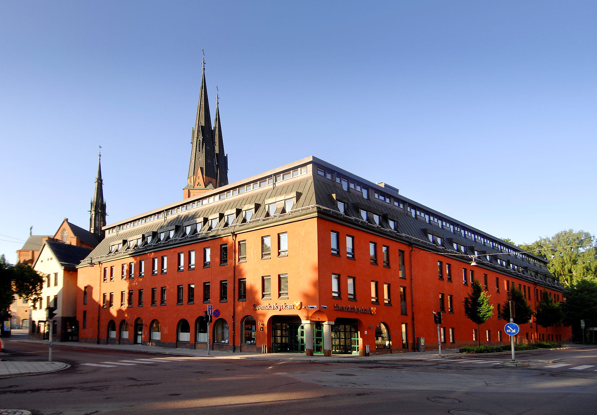 Kyrkokansliets byggnad, Kyrkans hus, i Uppsala.