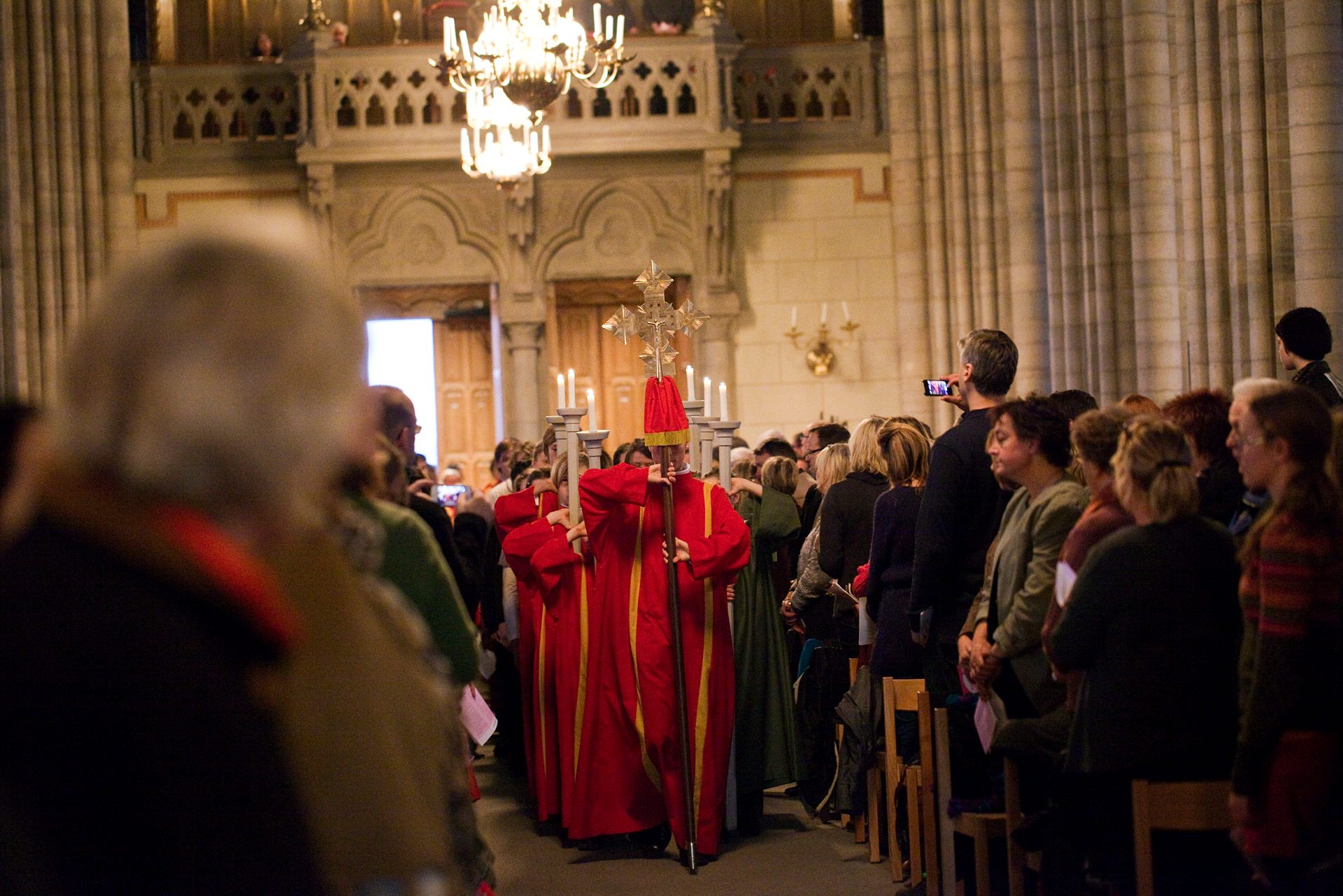 Procession in i Uppsala domkyrka