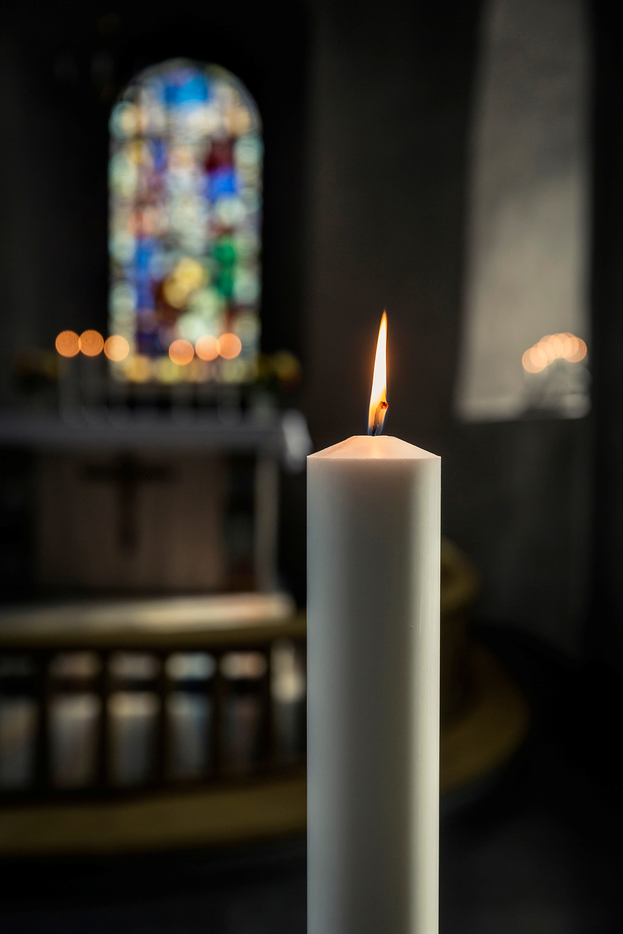 Levande ljus i kyrkan