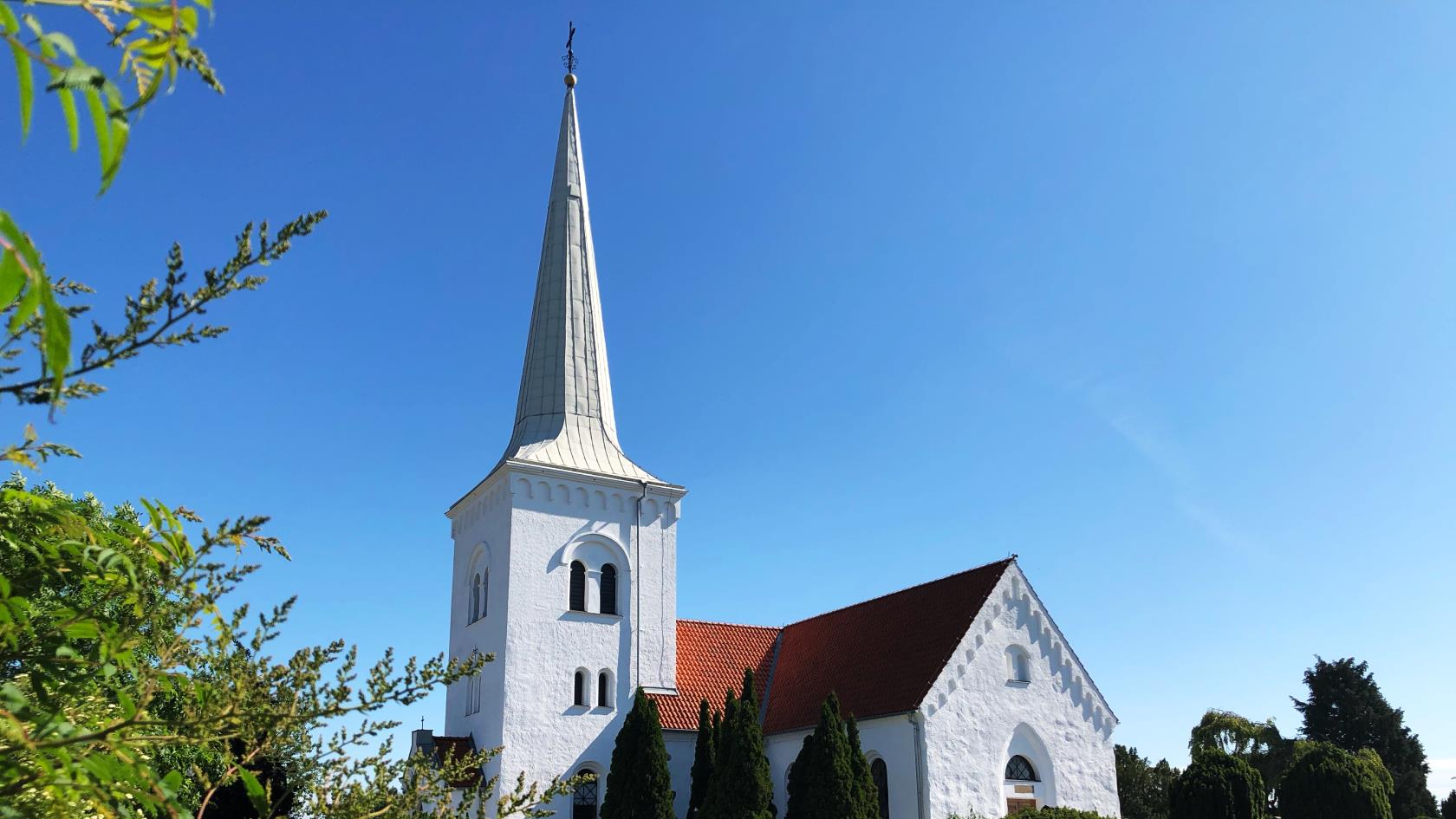 Anderslövs kyrka i juni 2020