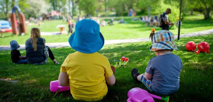 Välkommen till en stunds pyssel och lek i trädgården utanför Skansen, Storgatan 1A.
Ta gärna med egen picknick och något att sitta på. Vi bjuder på pannkakor.
Fredagar 10:00-12:00.Vi fortsätter september månad ut om vädret tillåter.