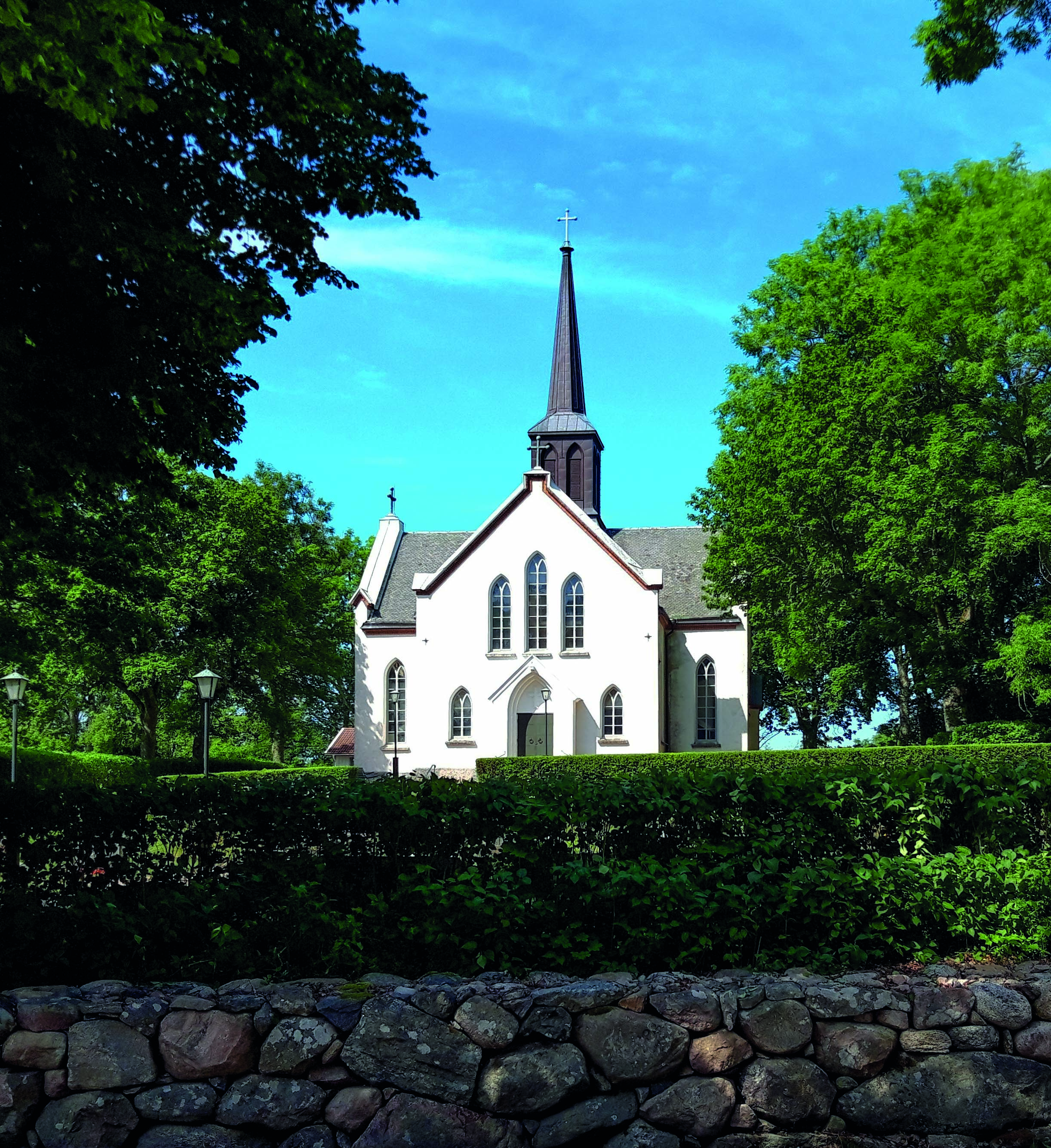Fyrunga kyrka sommartid.