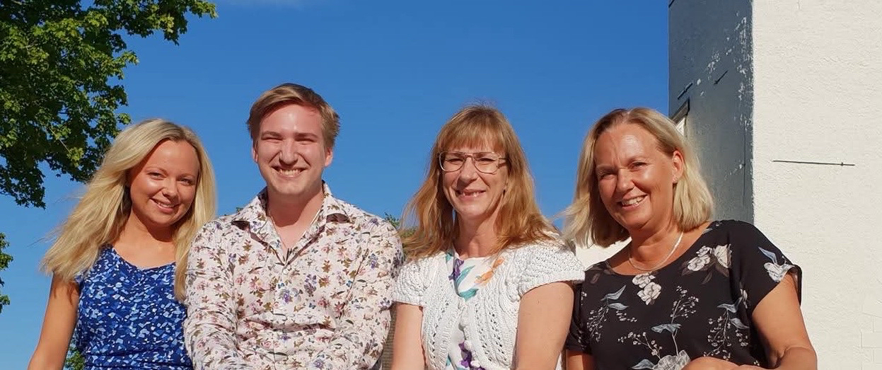 Birgitta och Gunnel och deras ungar.