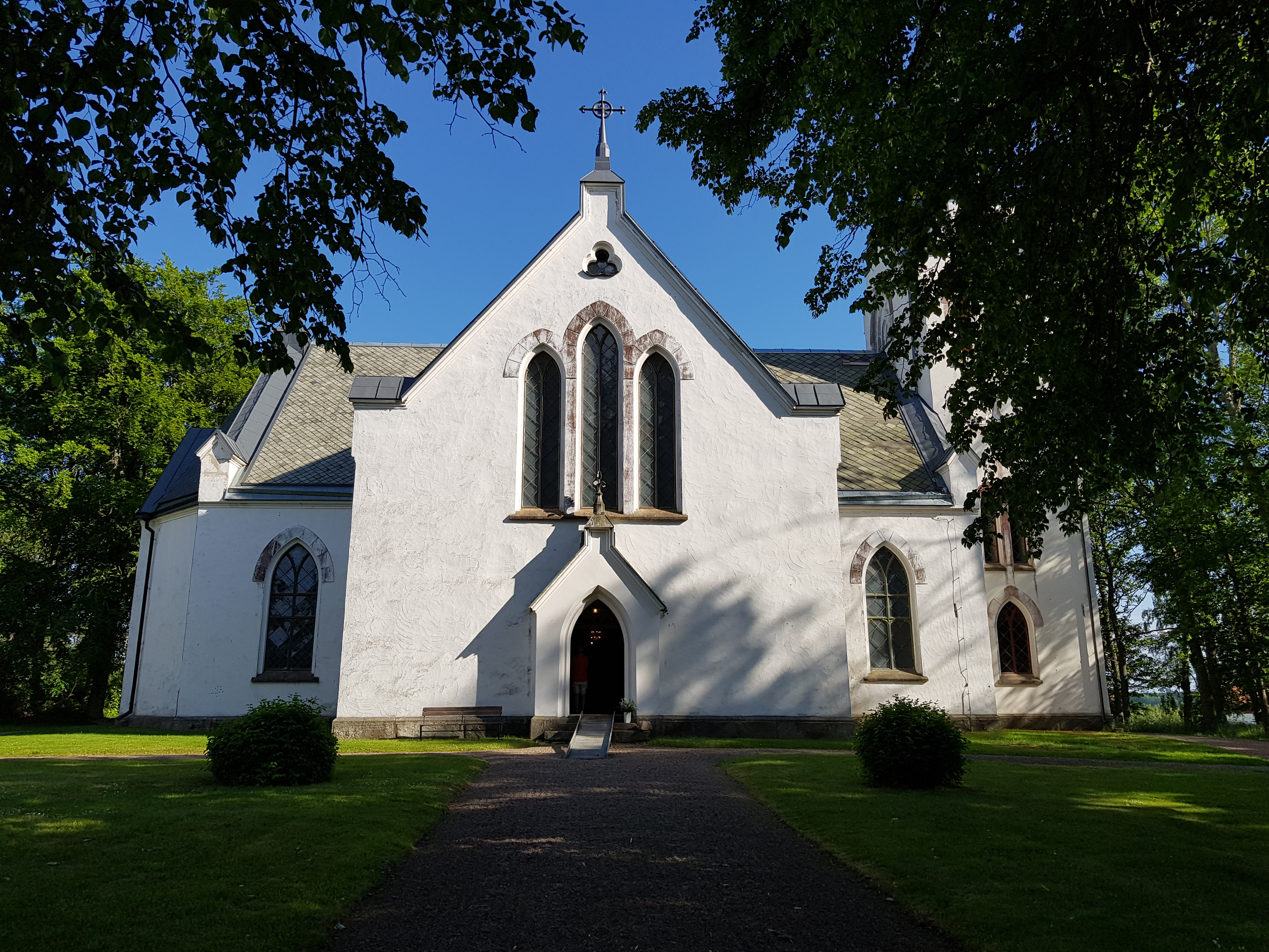 Tådene kyrka