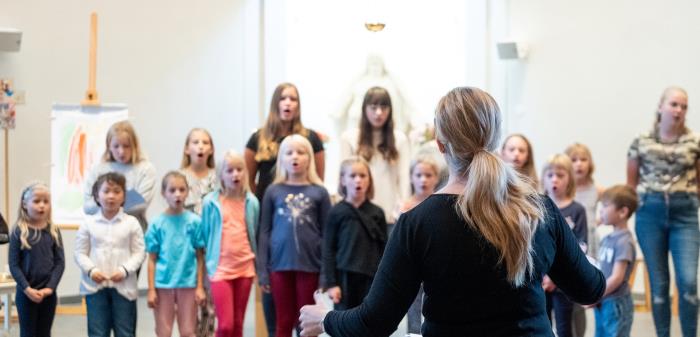 Sjung i kör – vi har många körer för olika åldrar.