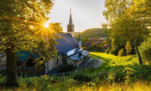 Svenska kyrkan i Partille har tillsammans med Jonsereds hembygdsförening fått ett EU-bidrag på 1,7 miljoner kronor till projektet ”Jonsered – en plats att upptäcka och mötas i”