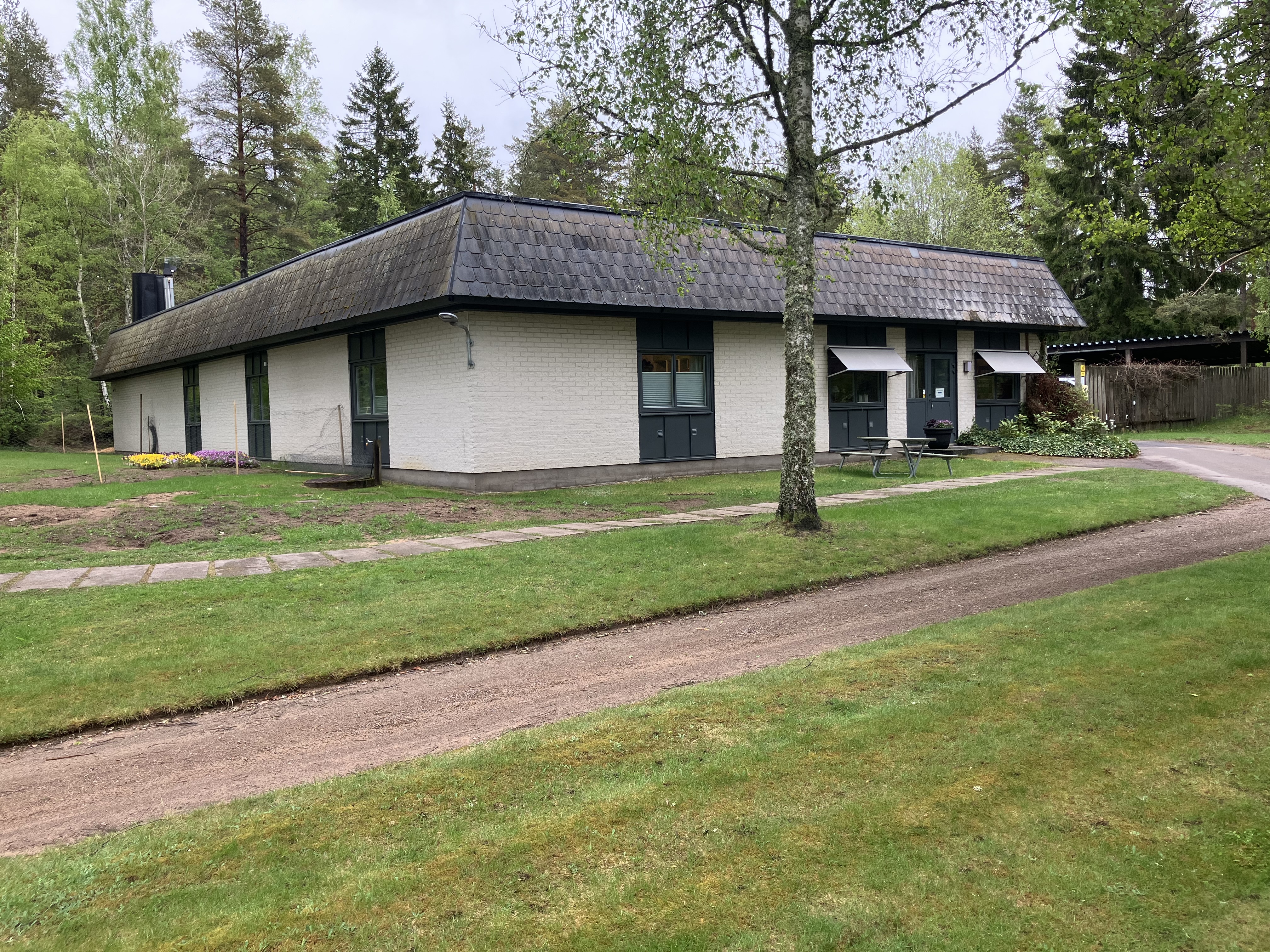 Kyrkogård Servicebyggnad