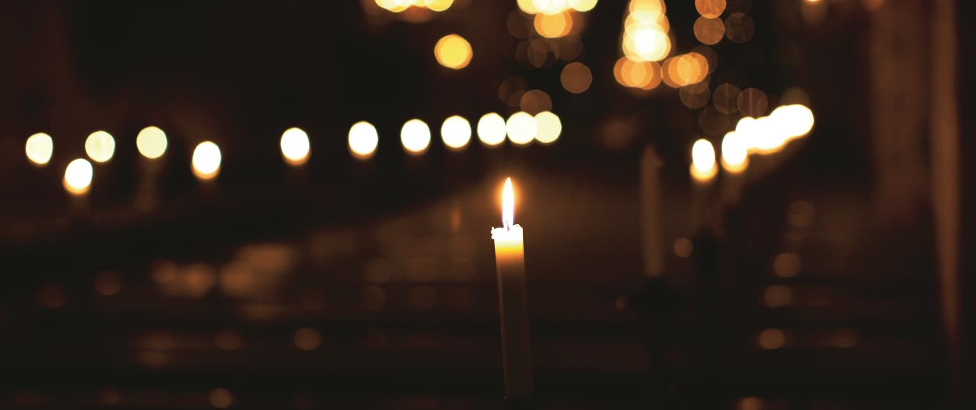 Välkomna fira in advent med traditionell julkonsert. Malin Karlsson piano och Per-Erik Sundström sång bjuder oss på en försmak av julen.