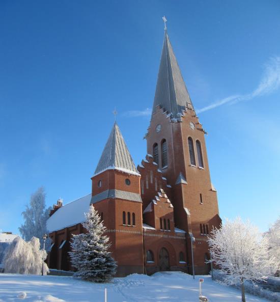 Nässjö kyrka i vintersol