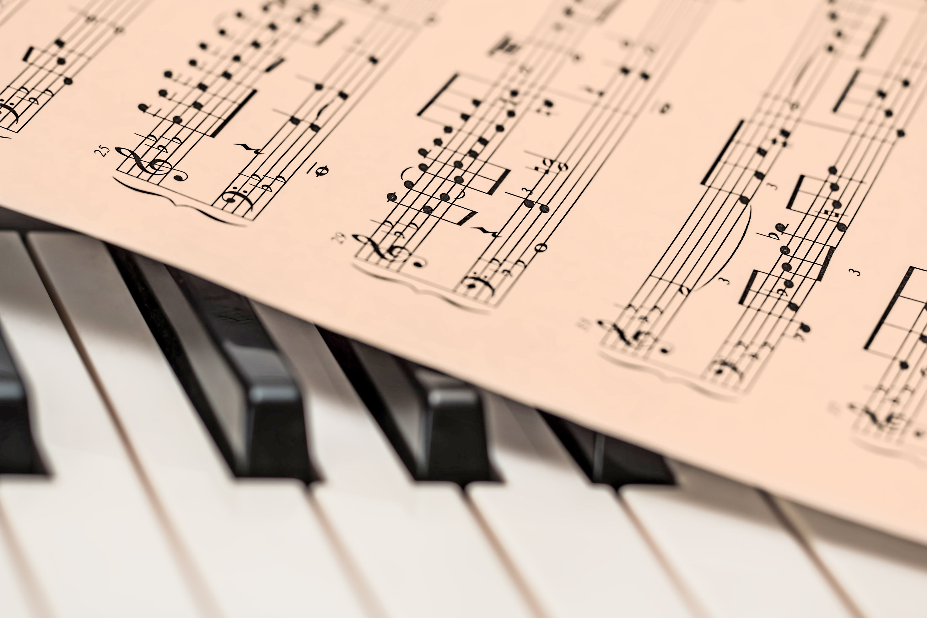 Piano med noter_Pixabay