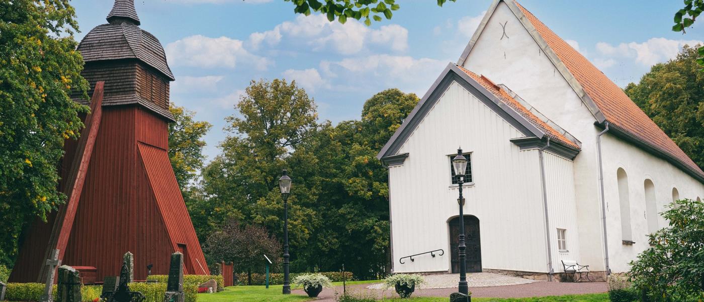 Sandseryds kyrka med klockstapel
