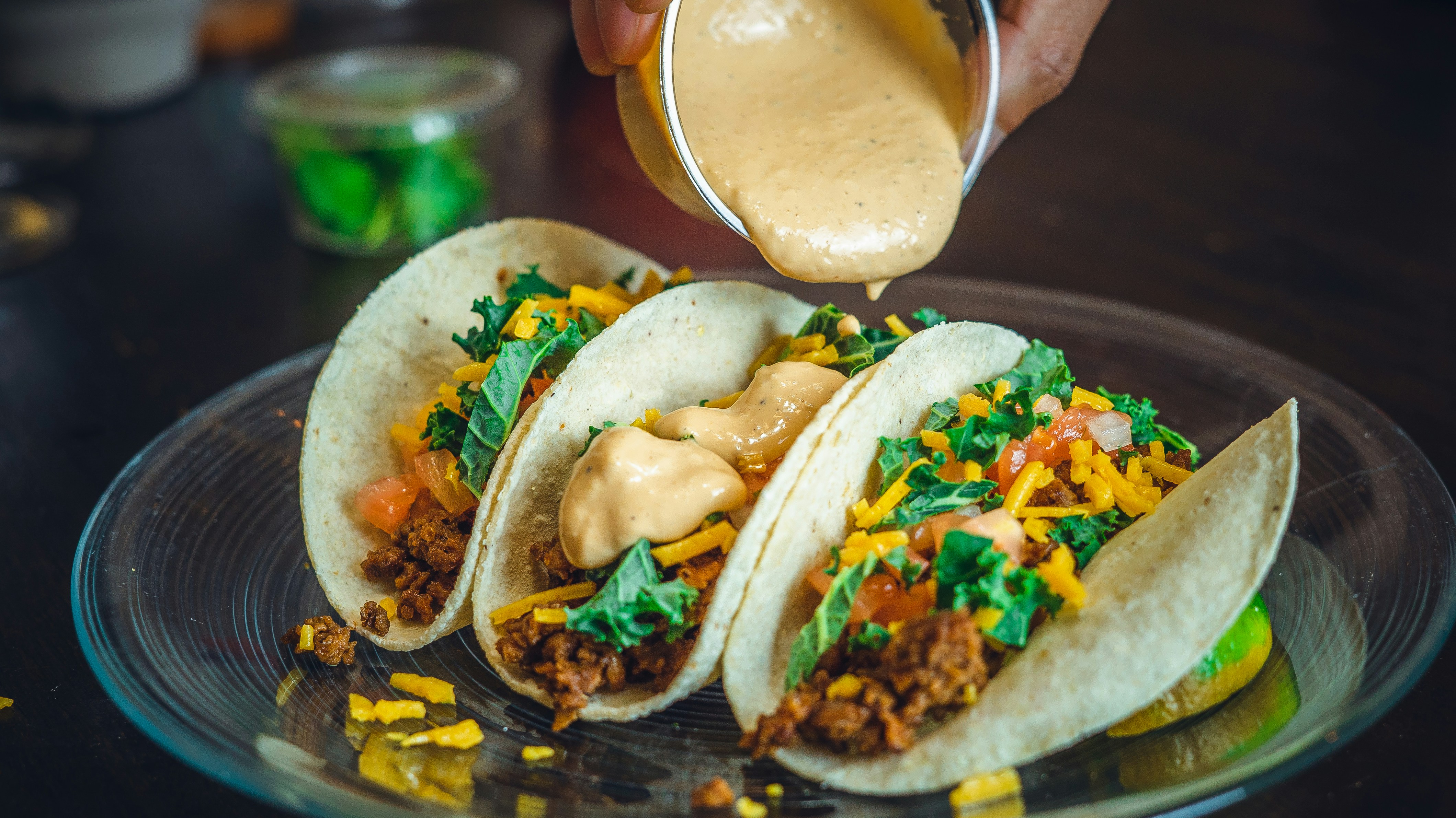 Tre tacos med sås