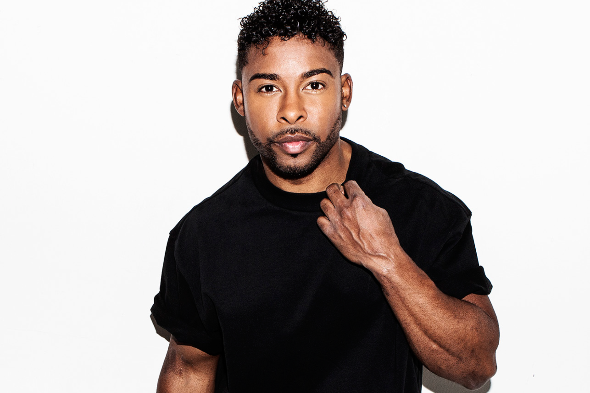 Bild på artisten John Lundvik.