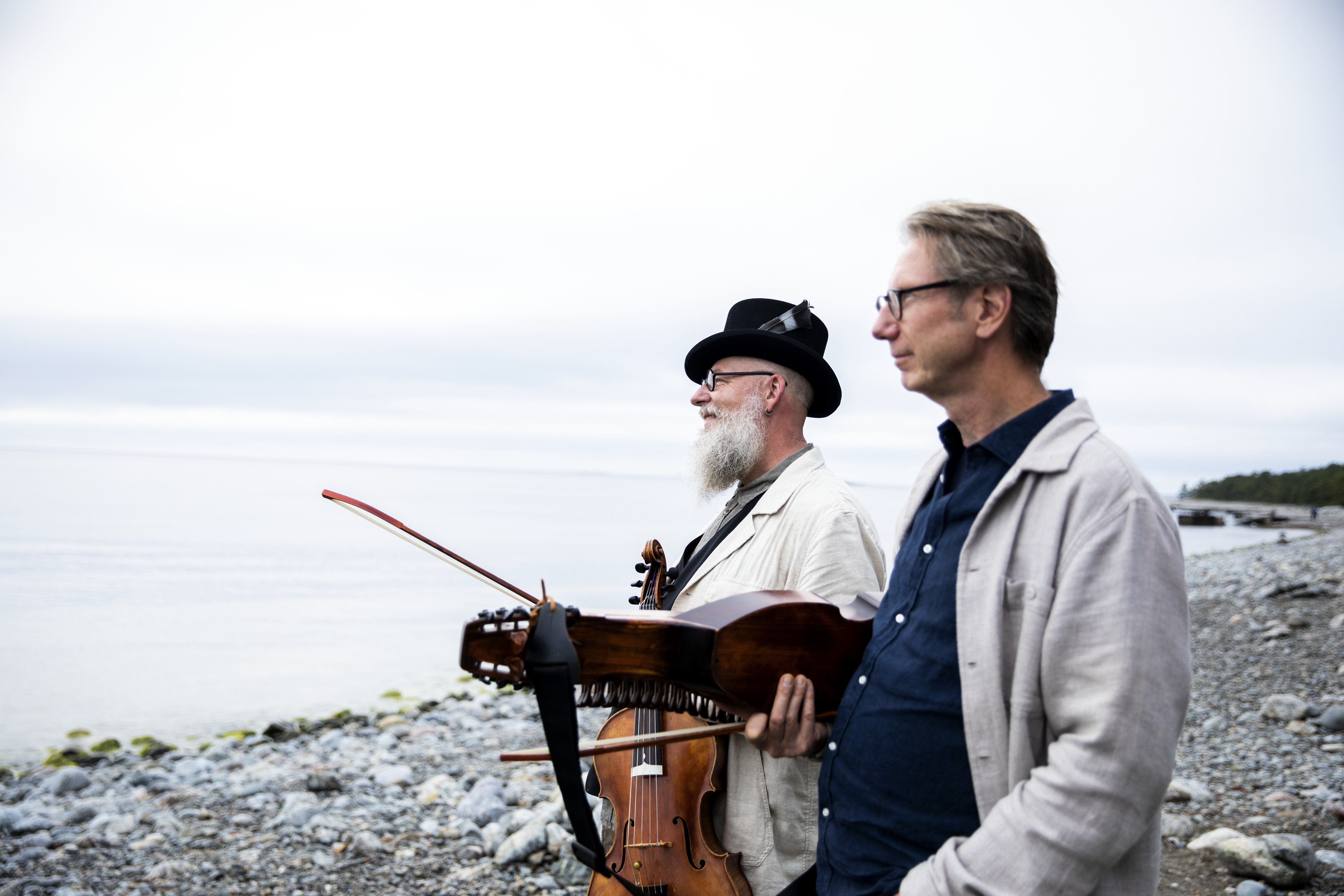 Duo Väsen två män vid havet