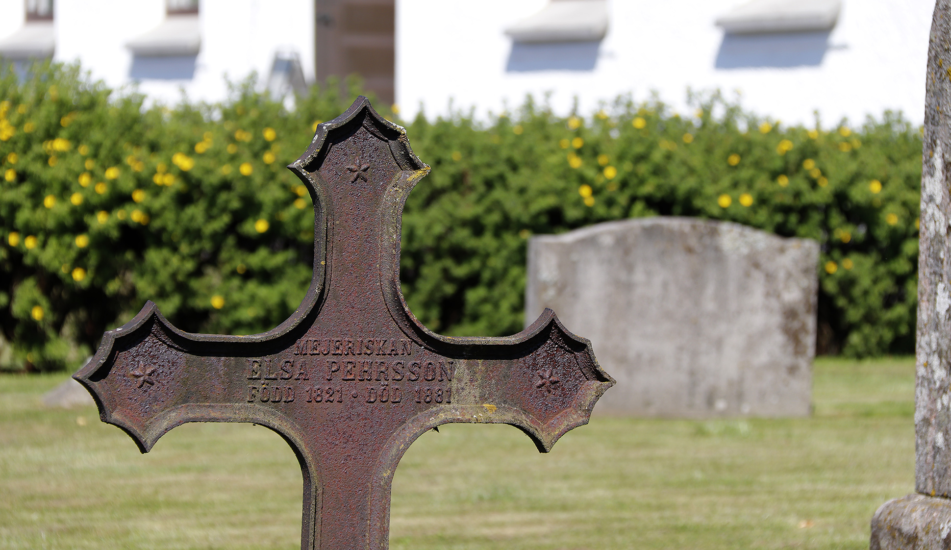 Ljungby kyrkogård, gammal grav