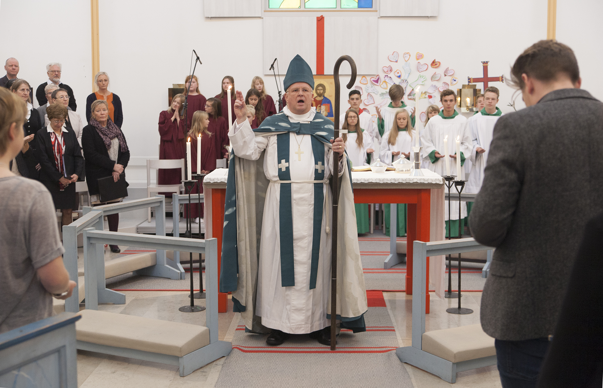 Biskop Ragnar Persenius under visitationsmässan i S:ta Birgittakyrkan den 16 oktober 2016