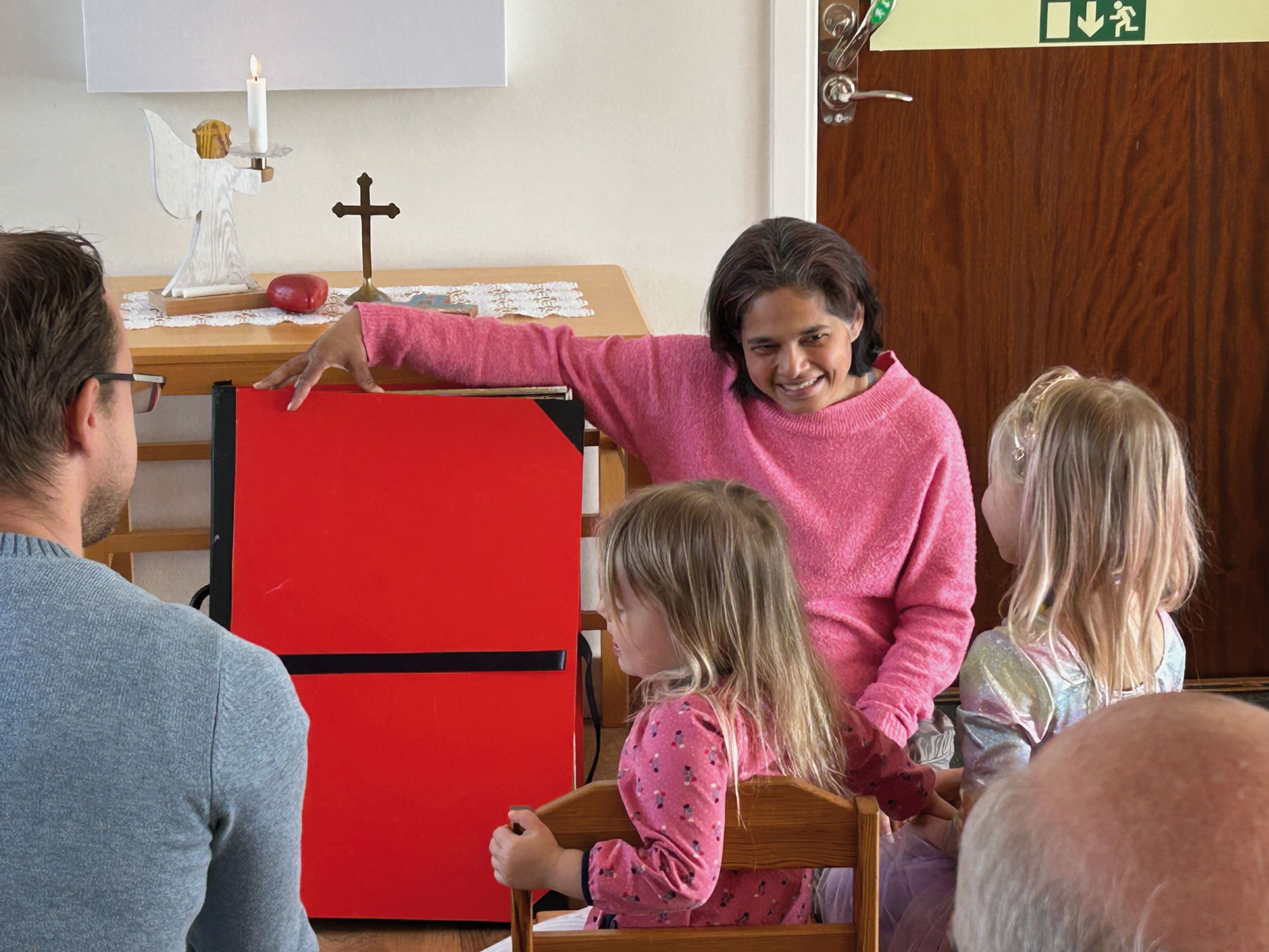 Andakt på Öppet hus med prästen Sophia