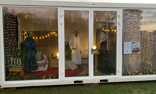 Av förklarliga anledningar blir det i år en lite annorlunda julkrubba. Titta förbi innergården vid Åkersberga kyrka eller Ljusterö prästgård för att se mer.
