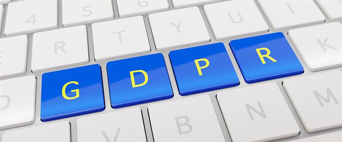 Tangentbord med tangenterna GDPR i blått 