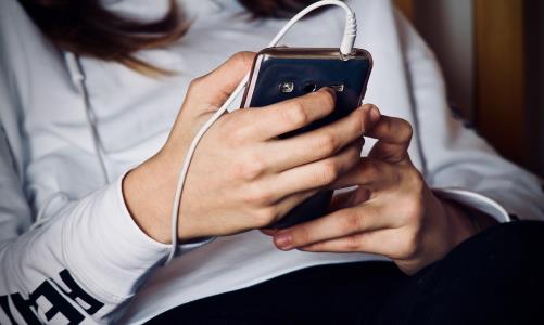 Visst kan det kännas som att tiden går långsamt i tider då vi ska begränsa vårt umgänge.Vi vill därför tipsa om några podcasts som handlar om kyrka, kristen tro och livsfrågor.