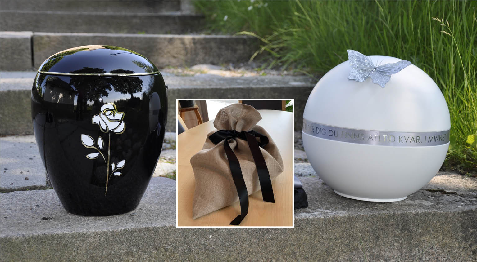 Två låneurnor och en linnepåse på en stentrappa. 