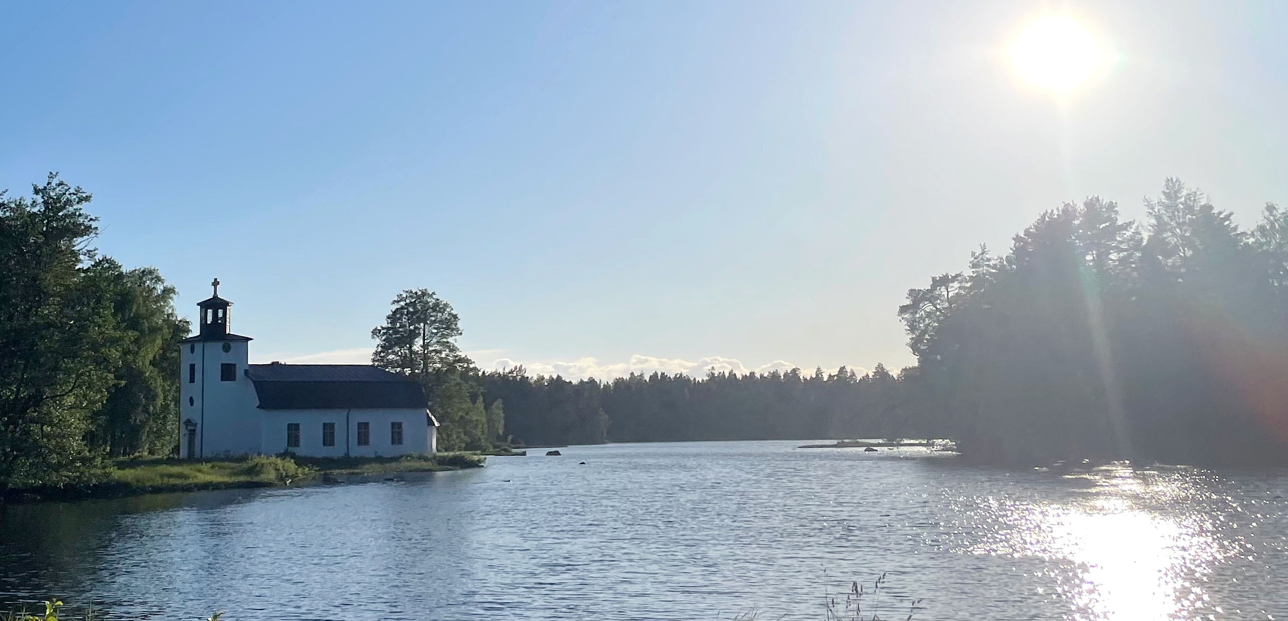 Oslättfors kyrka och vatten