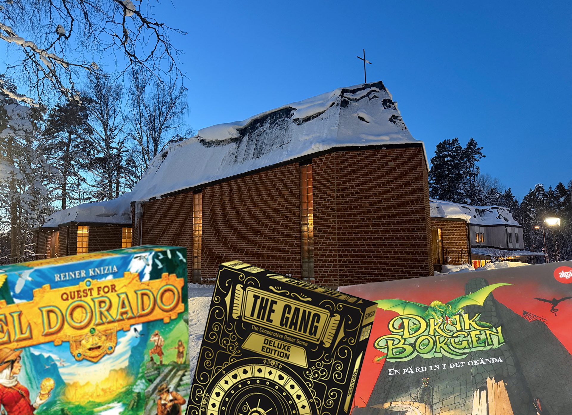 Forsbacka kyrka med olika brädspel i förgrunden.