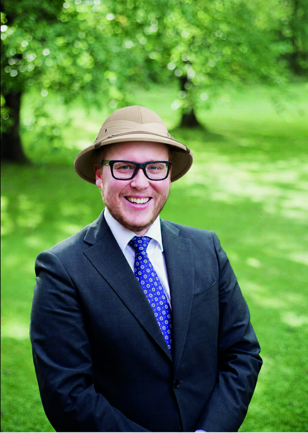 Man med safarihatt